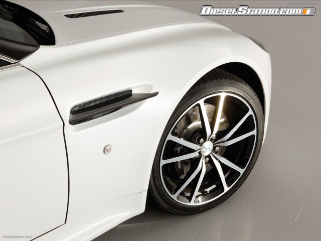 Aston Martin V8 Vantage N420 2011 Picture #17 Aston Martin V8 Vantage N420 2011 Picture #17